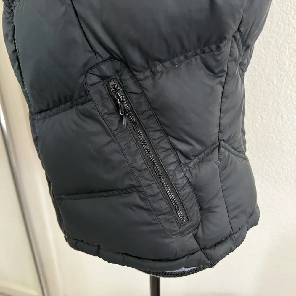 Columbia Down Black Vest with Faux Fur Collar - Picture 3 of 7